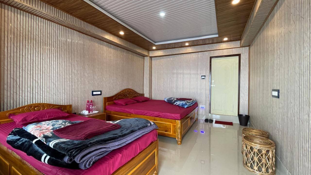 Dawaipani Pakhrin homestay family room